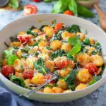 Gnocchi-Pfanne mit Spinat und Tomaten 2 Gnocchi-Pfanne mit Spinat und Tomaten