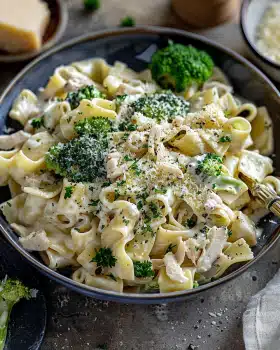Cremige Hähnchen-Brokkoli-Pasta – Schnelles Wohlfühlgericht für jeden Tag