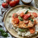 Hähnchen mit Reis und Tomatensauce 2 Hähnchen mit Reis und Tomatensauce