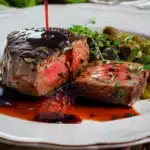 Filet Mignon mit Rotwein-Sauce 2 Filet Mignon mit Rotwein-Sauce