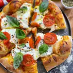 Pizzabrot mit Tomate und Mozzarella 2 Pizzabrot mit Tomate und Mozzarella